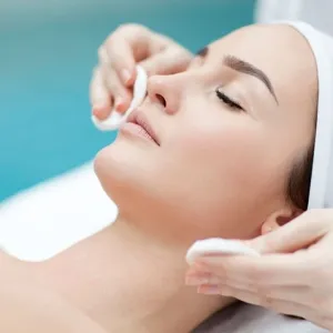 LIMPIEZA FACIAL REJUVENECEDORA + VITAMINAS